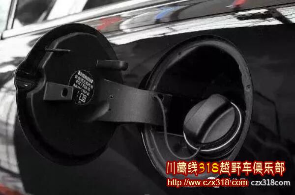 川藏線自駕保命要開油箱蓋