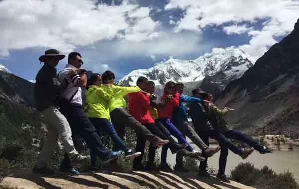 川藏線318越野車俱樂部游客剪影