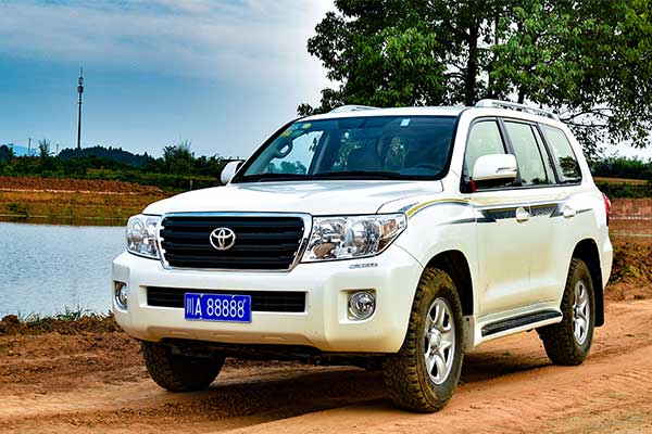 川藏線(xiàn)租車(chē)-豐田陸巡