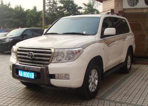 蘭德酷路澤川藏線租車