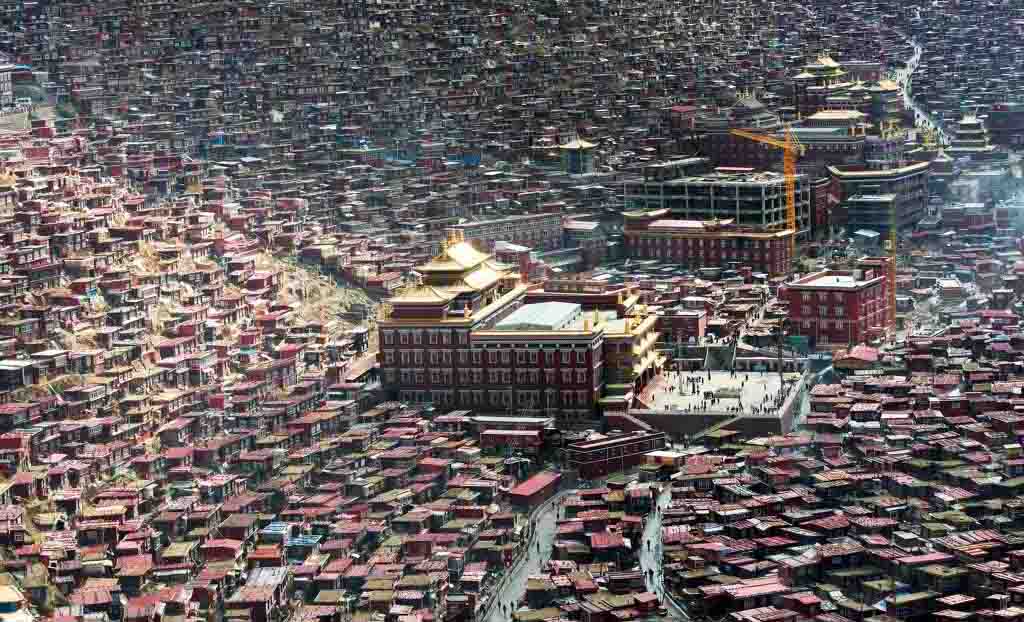 川藏線租車自駕游，走進(jìn)世界最大佛學(xué)院&mdash;&mdash;五明佛學(xué)院