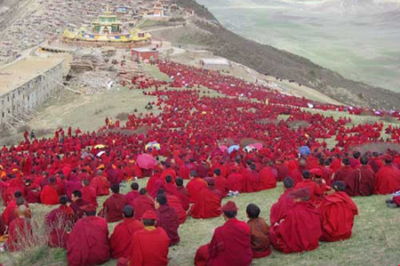 川藏線租車自駕游，走進(jìn)世界最大佛學(xué)院&mdash;&mdash;五明佛學(xué)院