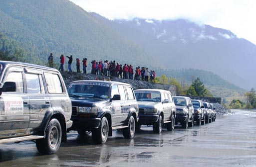 購置銳減半政策助長川藏線旅游趨勢