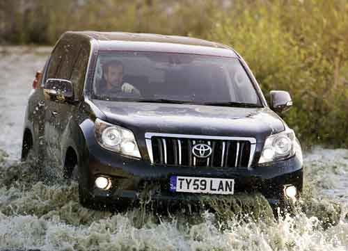2015新款陸地巡洋艦 征戰(zhàn)川藏線