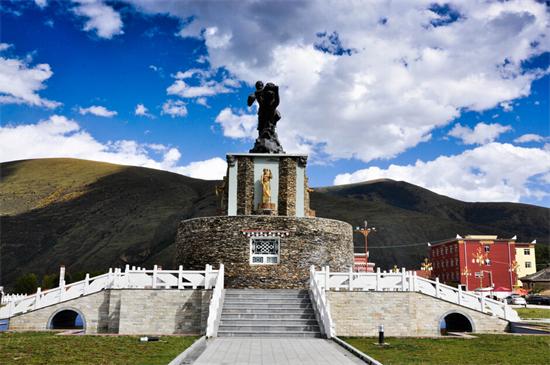 成都拼車到拉薩走川藏北線：天天有車每人3000-4800元